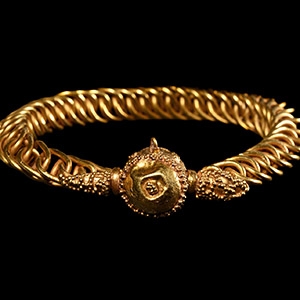 Seljuk Gold Bracelet with Fluted Body