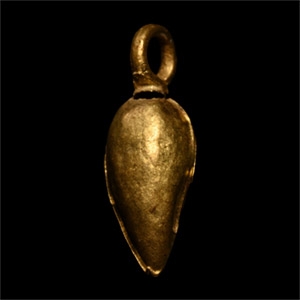 Roman Gold Teardrop Pendant