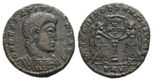Decentius, as Caesar, BI Centenionalis.