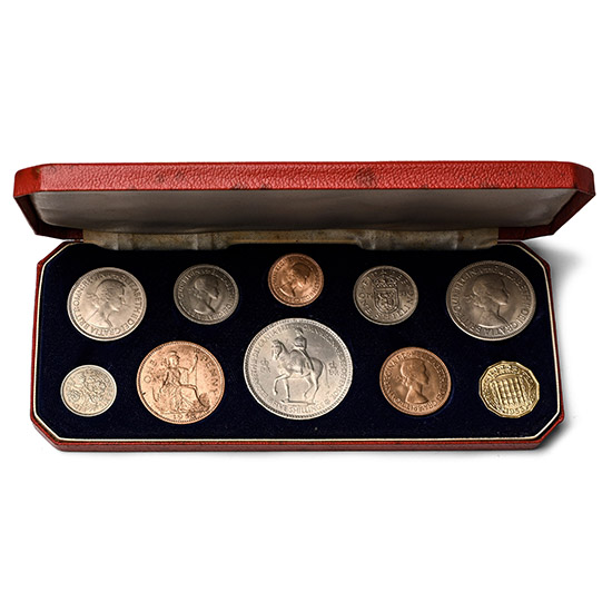 Great Britain. Windsor, group of Ten [10] Elizabeth II Coronation Commemorative Coins.
