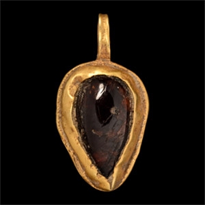 Saxon Gold Teardrop Pendant with Cabochon Garnet