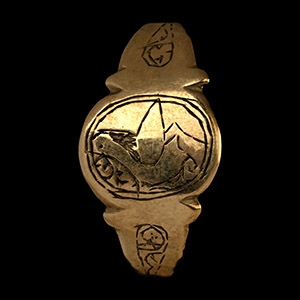 Eastern Byzantine Gold Ring with Dove