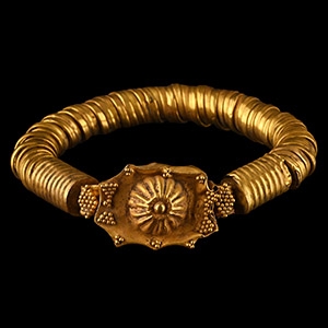 Roman Gold Spiral-Twisted Wire Bracelet with Central Bezel