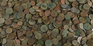 Group of Seven Hundred and Forty Nine [749] Mainly Great Britain Coins and Tokens.