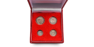 Great Britain. Windsor, George V AR Maundy Money Set.