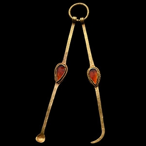 Migration Period Gold Cosmetic Set with Garnets