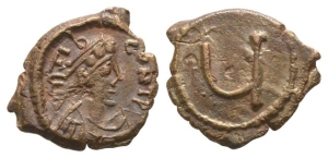 Tiberius II Constantine AE 5 Nummi or Pentanummium.