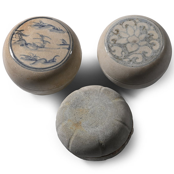 Hoi An Cargo Shipwreck Glazed Blue and White Lidded Box Collection