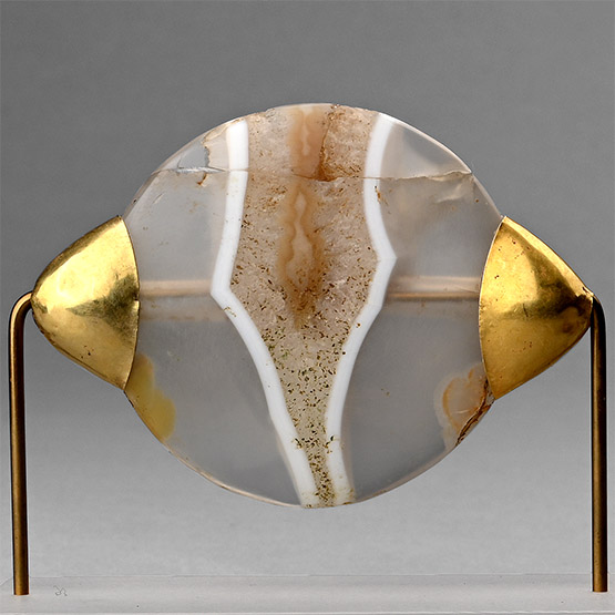 An Exceptional Western Asiatic Banded Agate Bead