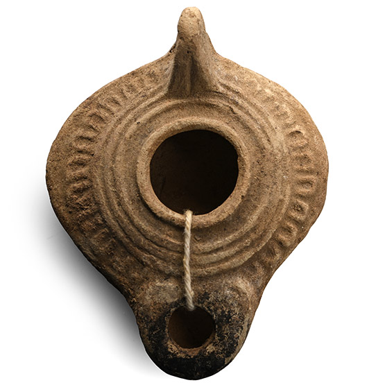 Roman Round Nozzle Terracotta Oil Lamp