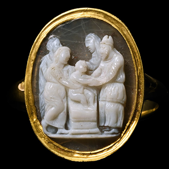 Renaissance Gold Ring with Agate Cameo of the Presentation of Christ at Jerusalem