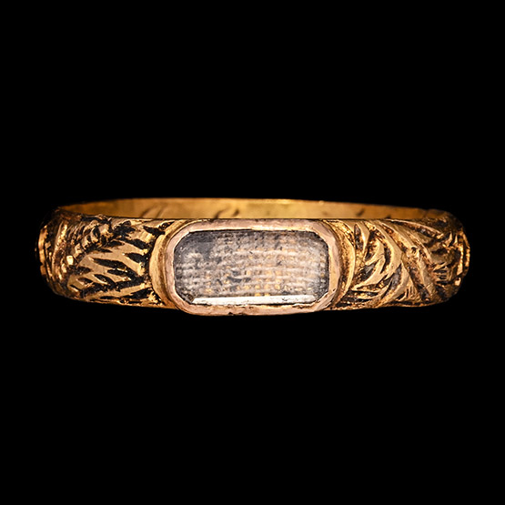 Stuart Period Gold Mourning Ring with Rock Crystal Gemstone
