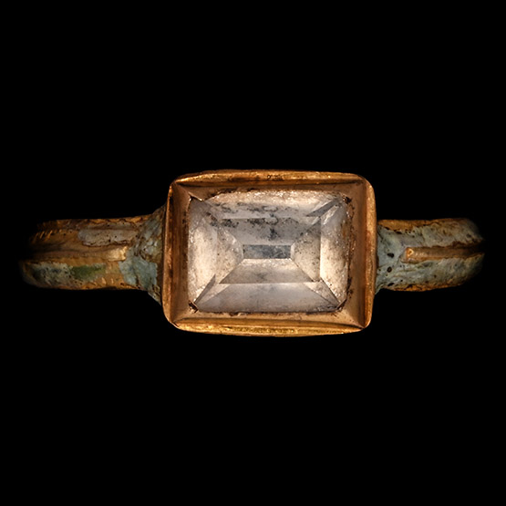 Stuart Period Enamelled Gold Ring with Table-Cut Rock Crystal