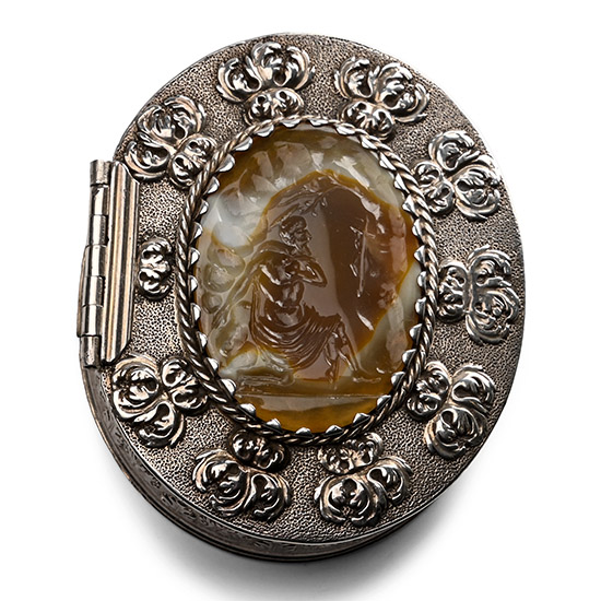 Post Medieval Silver Snuff Box Set with Agate Intaglio of Saint Jerome