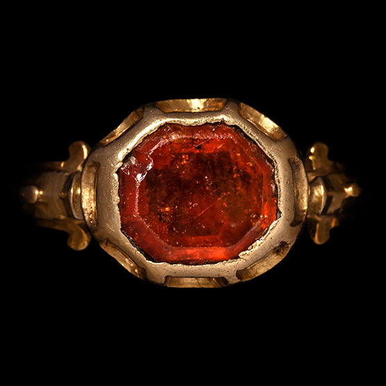 Renaissance Gold Ring with Table-Cut Hessonite Garnet