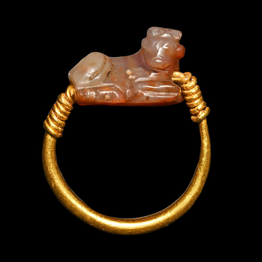 Achaemenid Gold Ring with Agate Bull