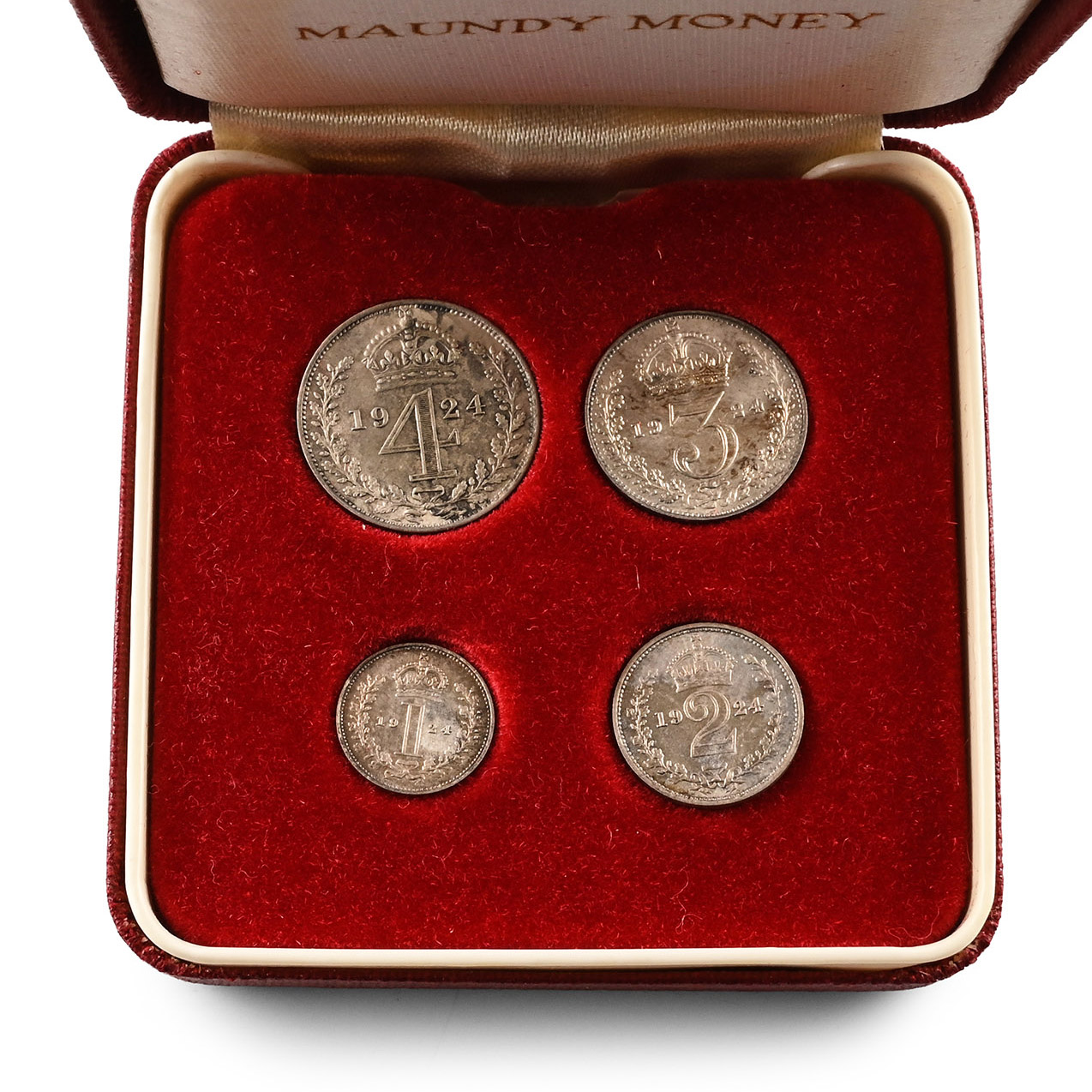 Great Britain. Windsor, George V AR Maundy Money Set.