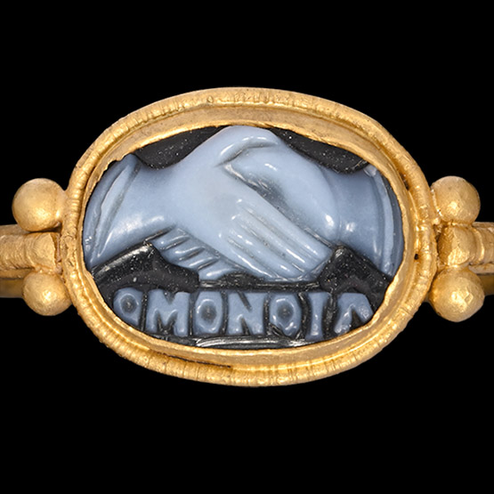 Roman Gold Marriage Ring with Dextrarum Iunctio Cameo