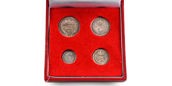 Great Britain. Windsor, George V AR Maundy Money Set.