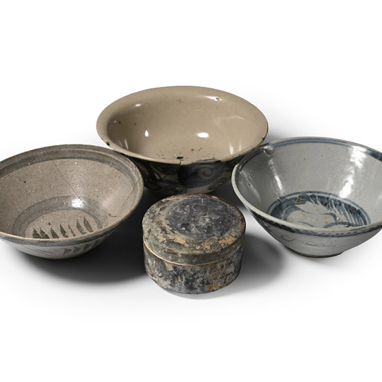 Tek Sing Treasure Shipwreck Glazed Bowl and Box Group