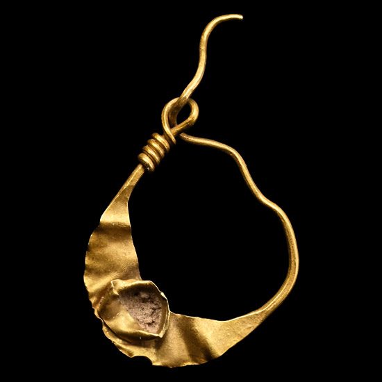 Eastern Roman Gold Earring