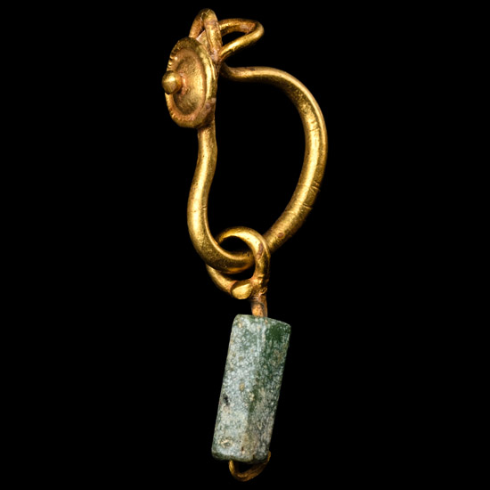 Roman Gold Earring with Emerald-Coloured Bead