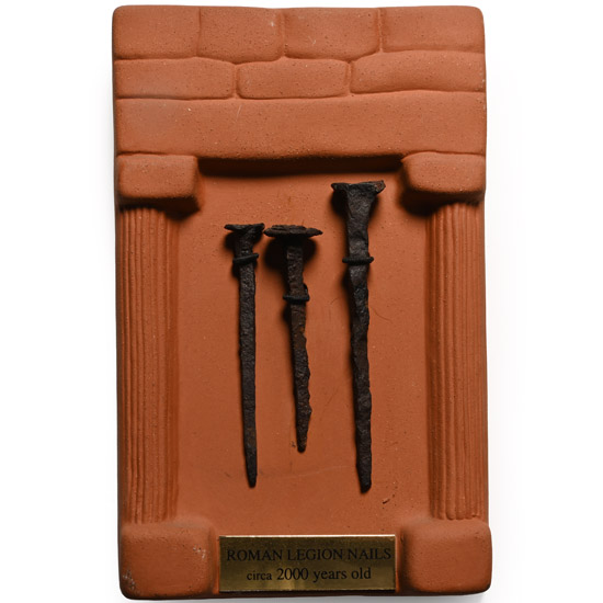 Romano-Scottish Legion XX Valeria Victrix Inchtuthil Fort Boxed Educational Roman Iron Nail Hoard Display