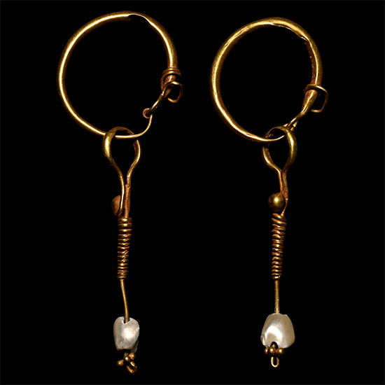 Roman Gold Earring Pair with Pearls