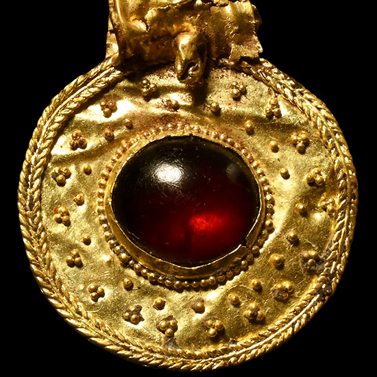Merovingian Gold Pendant with Cabochon Garnet