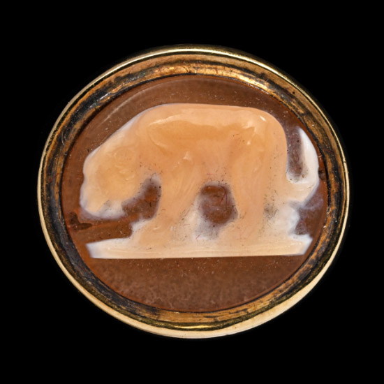 Renaissance Agate Cameo with Lioness in Gold Ring