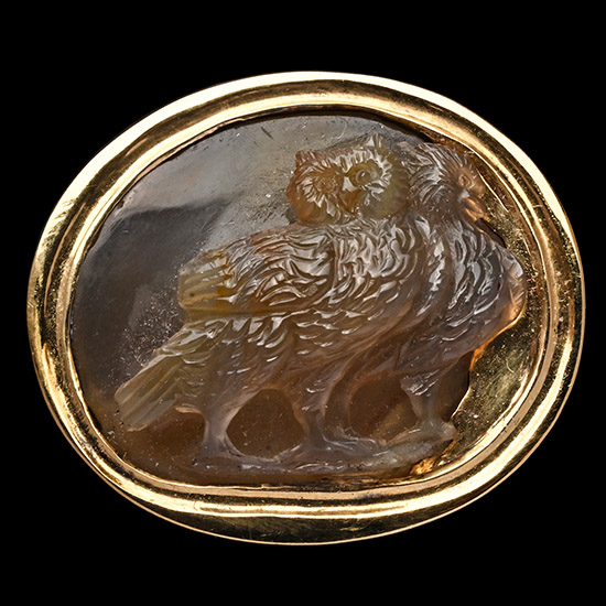 Renaissance Agate Cameo of Two Owls in Gold Ring