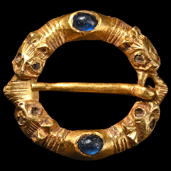 Medieval Gold Ring Brooch with Beast Heads