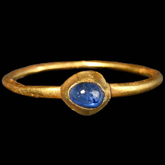 Medieval Gold Ring with Cabochon Sapphire