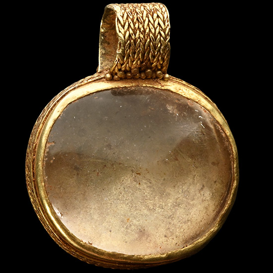 Neo-Assyrian Rock Crystal Pendant in Decorative Gold Setting