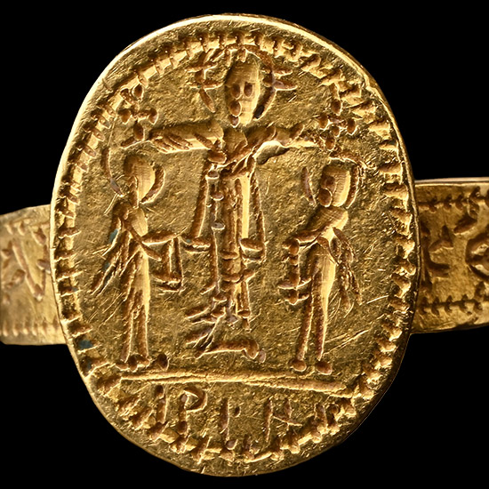 Large Byzantine Gold Ring of The Crucifixion with Mary and St John Holding Censers