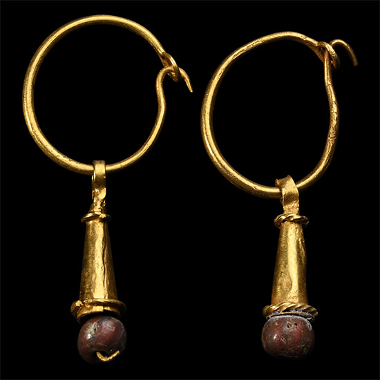 Roman Gold Earring Pair with Drops