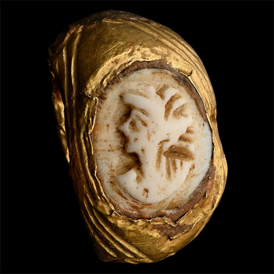 Roman Gold Ring with Later Cameo