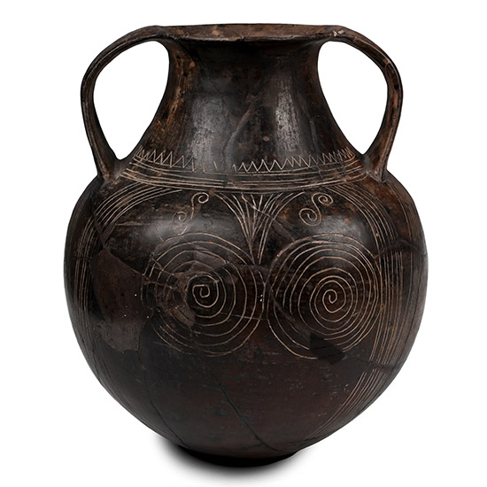 Etruscan Impasto Terracotta Spiral Decorated Amphora