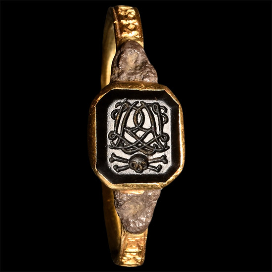 Post Medieval Gold Mourning Ring with Skull