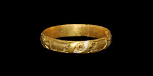 Post Medieval Gold Seale vr secrets Posy Ring with Heart Motifs