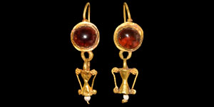 Gold Cabochon Garnet Earrings