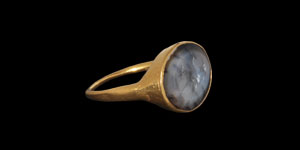Gold Ring with Eros Intaglio