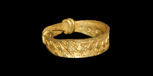 Viking Gold Stamped Ring - Lot No. 1140