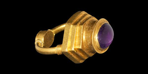 Gold Ring with Amethyst Cabochons