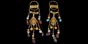 Byzantine Gold Earrings with Sapphires