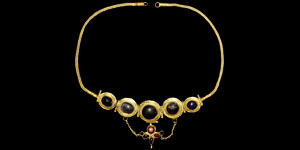 Byzantine Gold Necklace with Cruciform Pendant