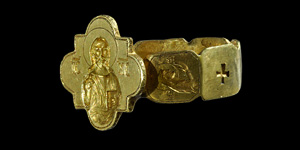 Medieval Gold Iconographic Glove Ring