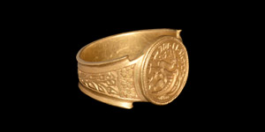 Massive Gold Henry VII Believe and Conquer Signet Glove Ring