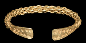 Viking Gold Plaited Bracelet with Ornamented Terminals