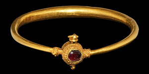 Cabochon Set Gold and Garnet Bangle